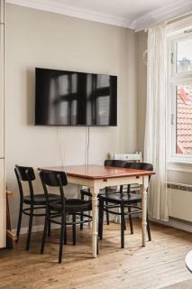 KS12 - Charming 3BR Bergen Townhouse - 3