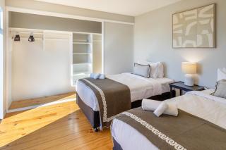 Family Home Near CBD, Garage & Outdoor Dining - 5