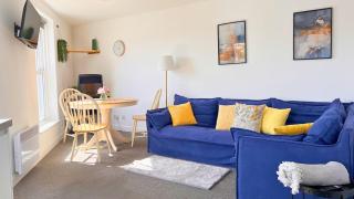 Bright Bristol Flat - 6