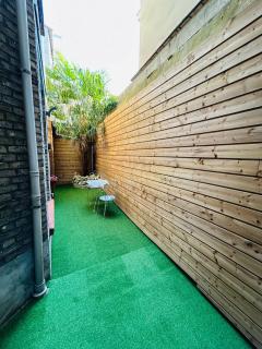 La Cour Barbatre Terrasse - 4