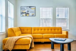 Luxury Montrose Condo with Pool Table Free Wine & Balcony - 7