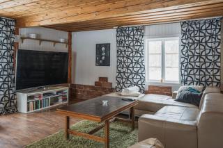 Timmerhus komplett mindre bostad med tillgång till stort servicehus - 0