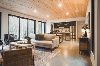 NEW! Luxe Nature Chalet Spa | Chic Shack Tremblant - 9