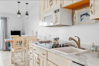 Beautiful 2BDR Lake View Getaway @ The Shores ➠ 5579 - 2