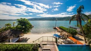 Afimi Beach House Montego Bay 4BR Beachfront Villa - 5