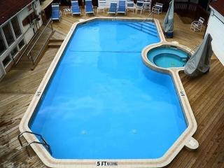 Million Dollar Bayview – Direct Beach Access • Pool • 10 min to Downtown TC ➠ 1995 - 4