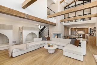 NEW Bay Shore Retreat Mins to Downtown TC 7345 - 1