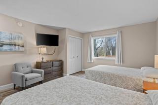 Spacious Hideaway in Torch Lake and Sunrise Views - 1