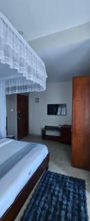 Blue top motel mbarara - 2