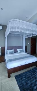 Blue top motel mbarara - 1