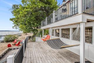 Stunning Newly Renovated Modern Beach House - 7633 - 3