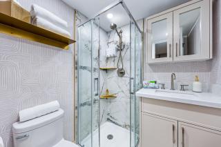The McCaul by Casa Hotels - Cozy Basement Near FIFA World Cup - 6