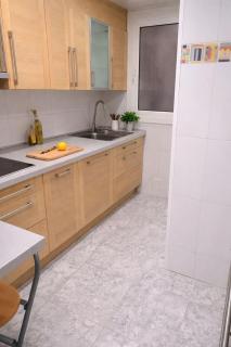 Bright big bedroom in a share Apartment Near Sagrada Familia - 5