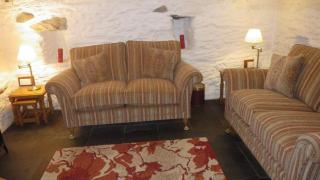 Abercelyn Cottages - Tithe Barn 1 - 2