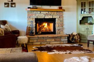 Walk to Private Lake! Family Cabin w/ Large Decks - 5