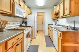 Walk to Private Lake! Family Cabin w/ Large Decks - 8