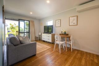 Little O Hideaway - Walk to the Beach - 2