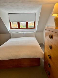 Silverstone Racetrack - 9 MINS DRIVE - Towcester - 4