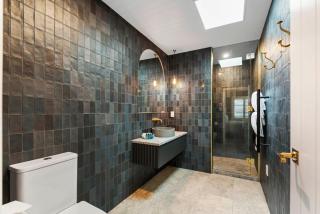 The One - Luxury Kinloch Home - 5