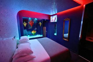 V Hotel - 2