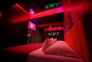 V Hotel - 2