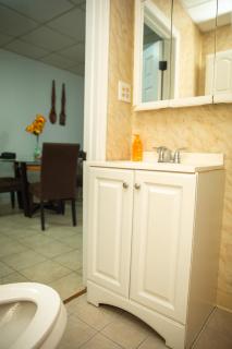 Cozy Private Room Urban Haven 3BR Fall River - 5