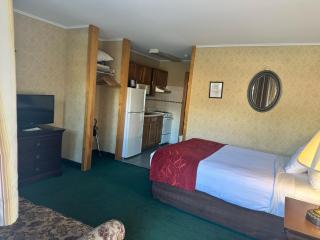 Studio 6 Lake George NY Adirondacks - 1