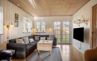 Cozy Home In Otterup With Sauna - 7
