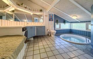 Gorgeous Home In Nexø With Kitchen - 4