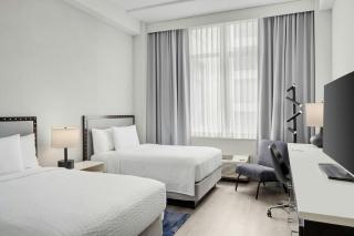 Fairfield Inn and Suites Chicago Downtown/ Magnificent Mile - 2