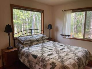 The Aspen Art House - 3 bed by Glacier Natl. Park - 3