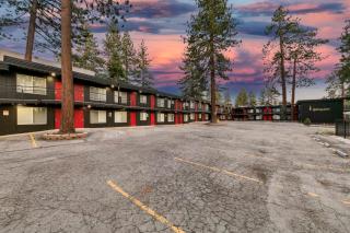 Ambassador Lake Tahoe - 4