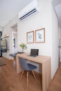 Stylish 1BR King bed Pool Gym BBQ Prime Area - 5