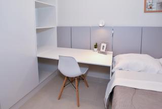 Comfy Apt w Pool & Coworking - 5