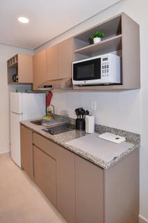 Cozy 1BR Desk Pool & Terrace - 3