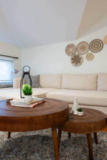 Cozy Spot In Jenkintown w/Free Parking - 0