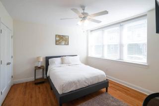 Cool “Blue” 2-bdrm Apt in Suburbs w/Free Parking - 2