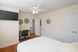 Cool “Blue” 2-bdrm Apt in Suburbs w/Free Parking - 1