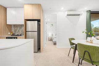 Stylish 2BR Getaway Near ANU w Parking n Wifi - 2