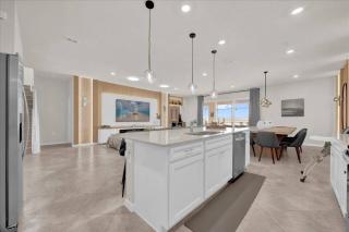 10 BD 8 BA Windsor Cay 15981 CC - 1