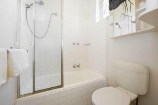 Charming Fitzroy Apartment Near Gardens & Museum - 1
