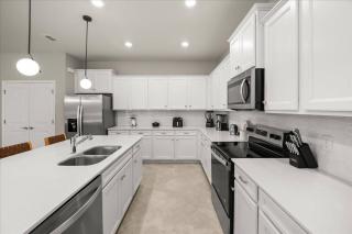 10 BD 8 BA Windsor Cay 15922 CC - 1
