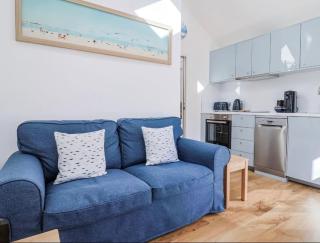 Le Petit Glen in Uplyme, situated on the river lym footpath into Lyme Regis - 5