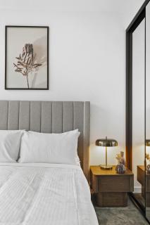 Bright 2-Bed Home with Beautiful Views - 2