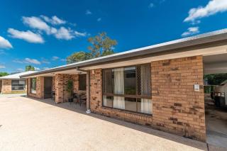 Cozy 2BR Stay in Mount Warren Park | Sleeps 4 - 4