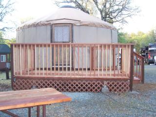 Lake of the Springs Camping Resort Yurt 6 - Oregon House - 0