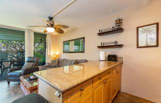 Kihei Kai Nani #2-210 Across From Kamaole Beach II Great Rates, A/C, Wifi - 2