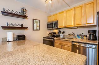 Kihei Kai Nani #2-210 Across From Kamaole Beach II Great Rates, A/C, Wifi - 1