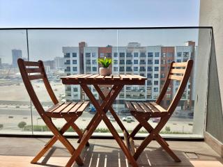 Stylish New Studio Apartment with Balcony - 7