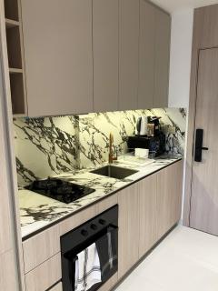 Stylish New Studio Apartment with Balcony - 8